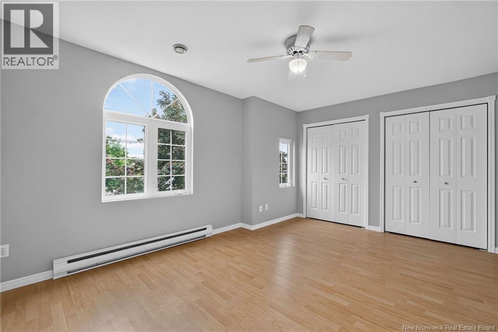 264 Glencairn Property Photo 37