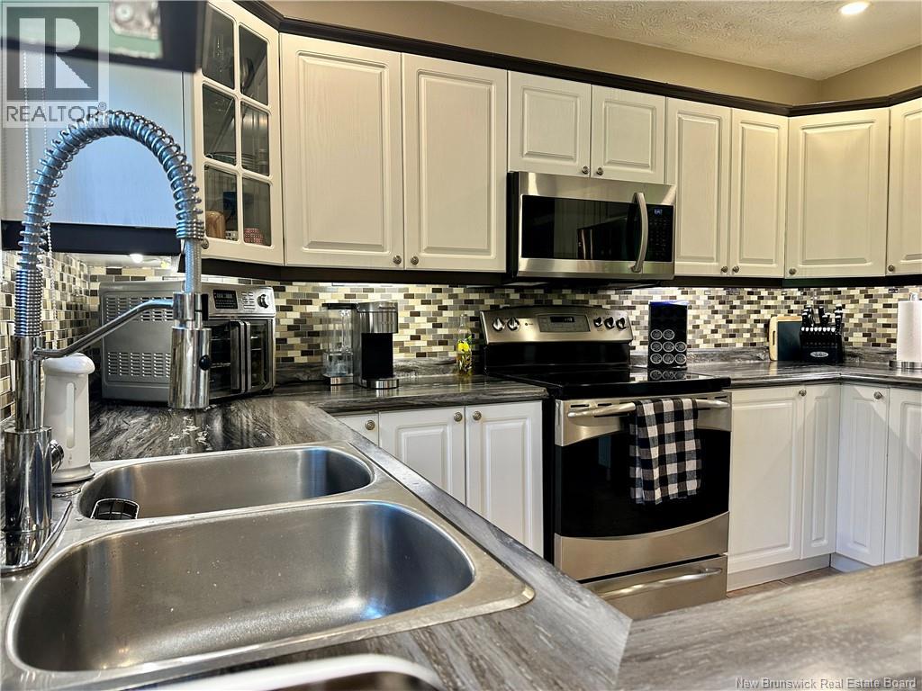 12 Léonard Street Property Photo 7
