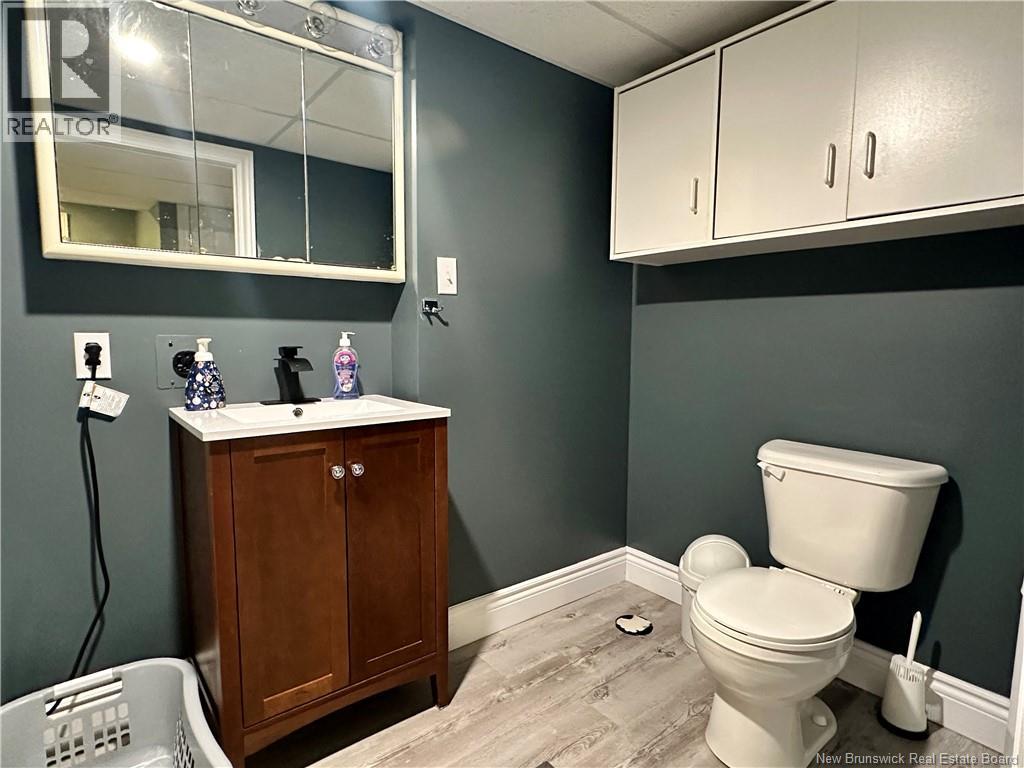 12 Léonard Street Property Photo 15