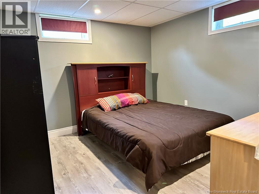 12 Léonard Street Property Photo 17