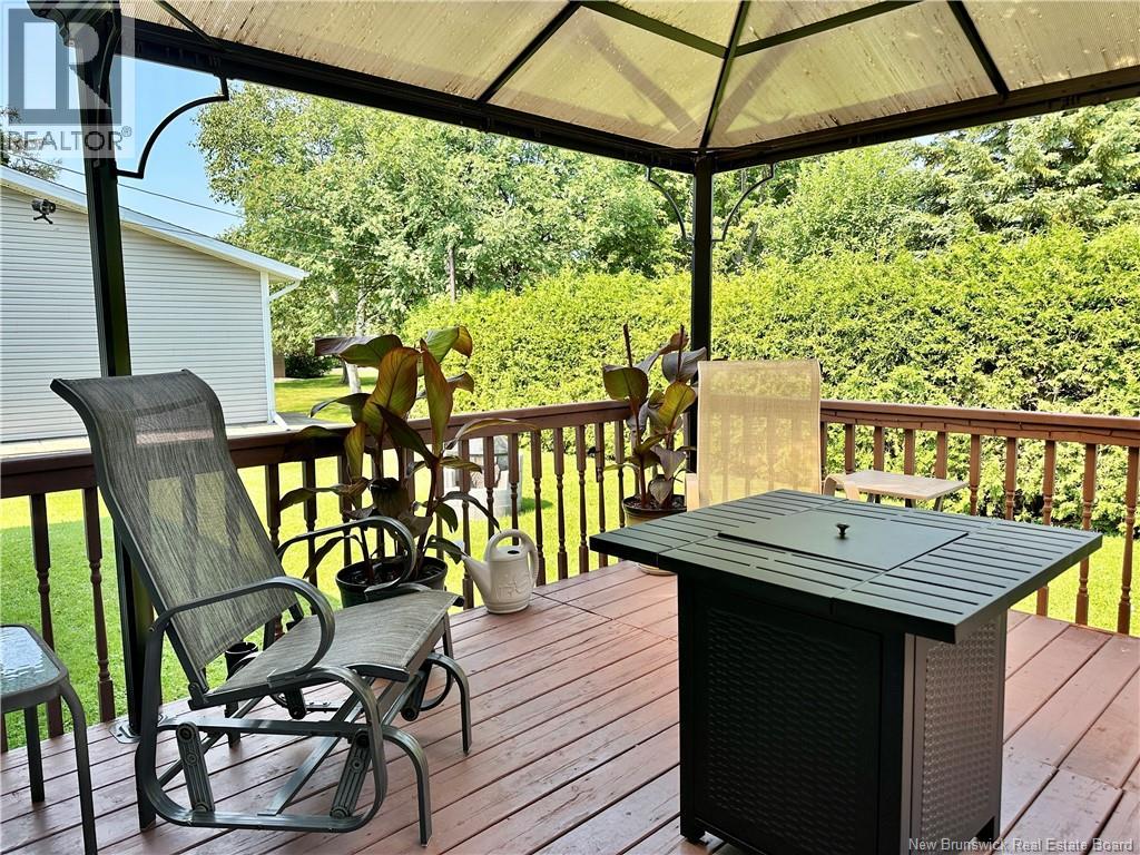 12 Léonard Street Property Photo 21