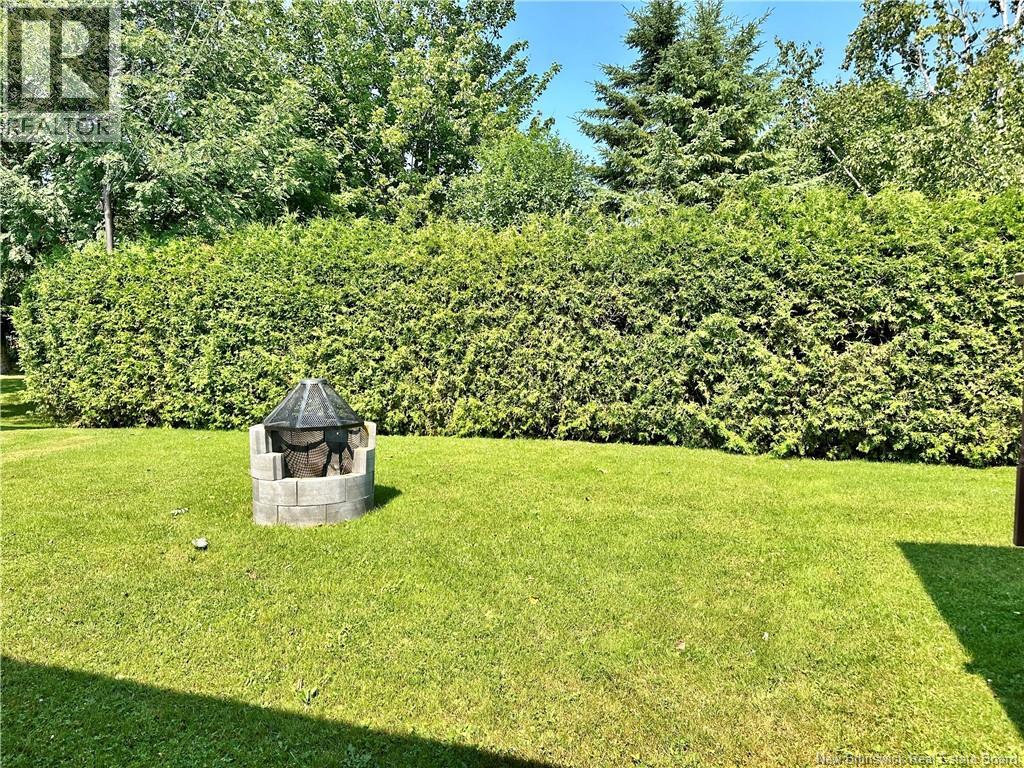 12 Léonard Street Property Photo 22