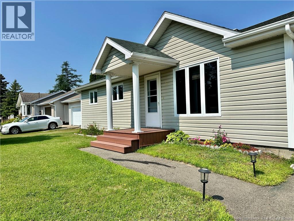 12 Léonard Street Property Photo 25