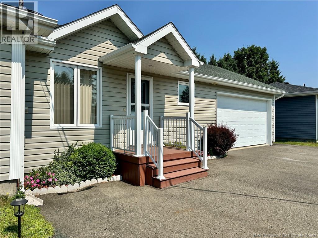 12 Léonard Street Property Photo 26