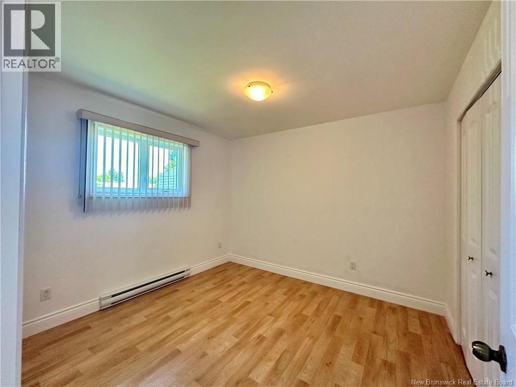 12 Léonard Street Property Photo 29