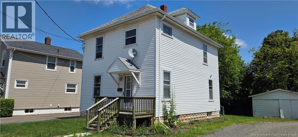 5 Maple Street Property Photo 1