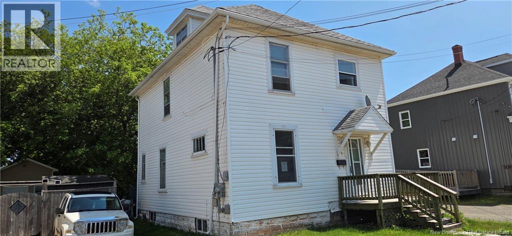 5 Maple Street Property Photo 2