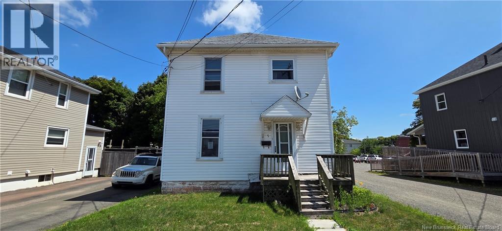 5 Maple Street Property Photo 4
