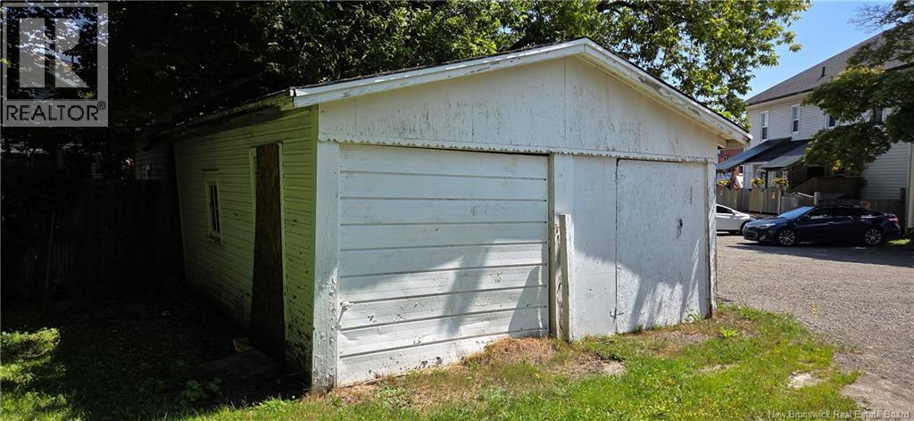5 Maple Street Property Photo 5