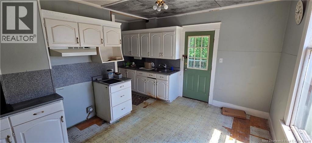 5 Maple Street Property Photo 9