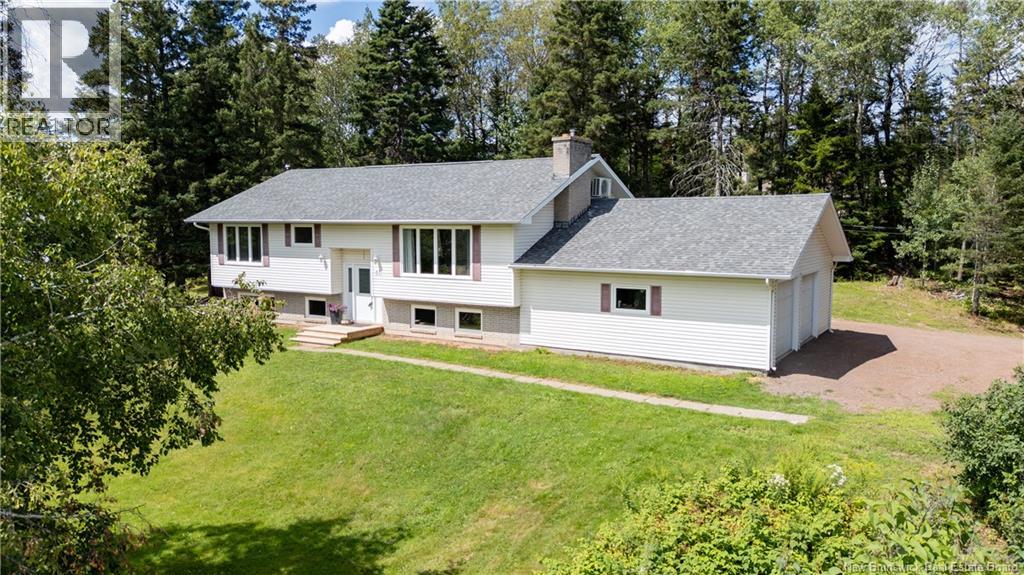 81 Queensway Drive Property Photo 1