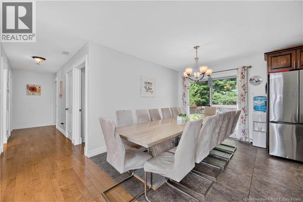 81 Queensway Drive Property Photo 6