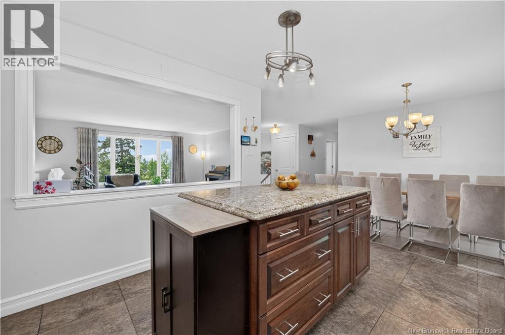 81 Queensway Drive Property Photo 12