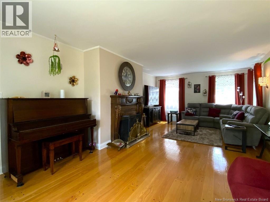 28 Lawson Street Property Photo 12