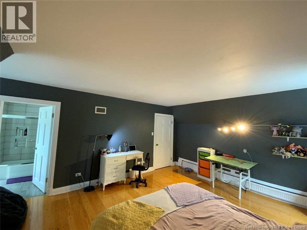 28 Lawson Street Property Photo 21