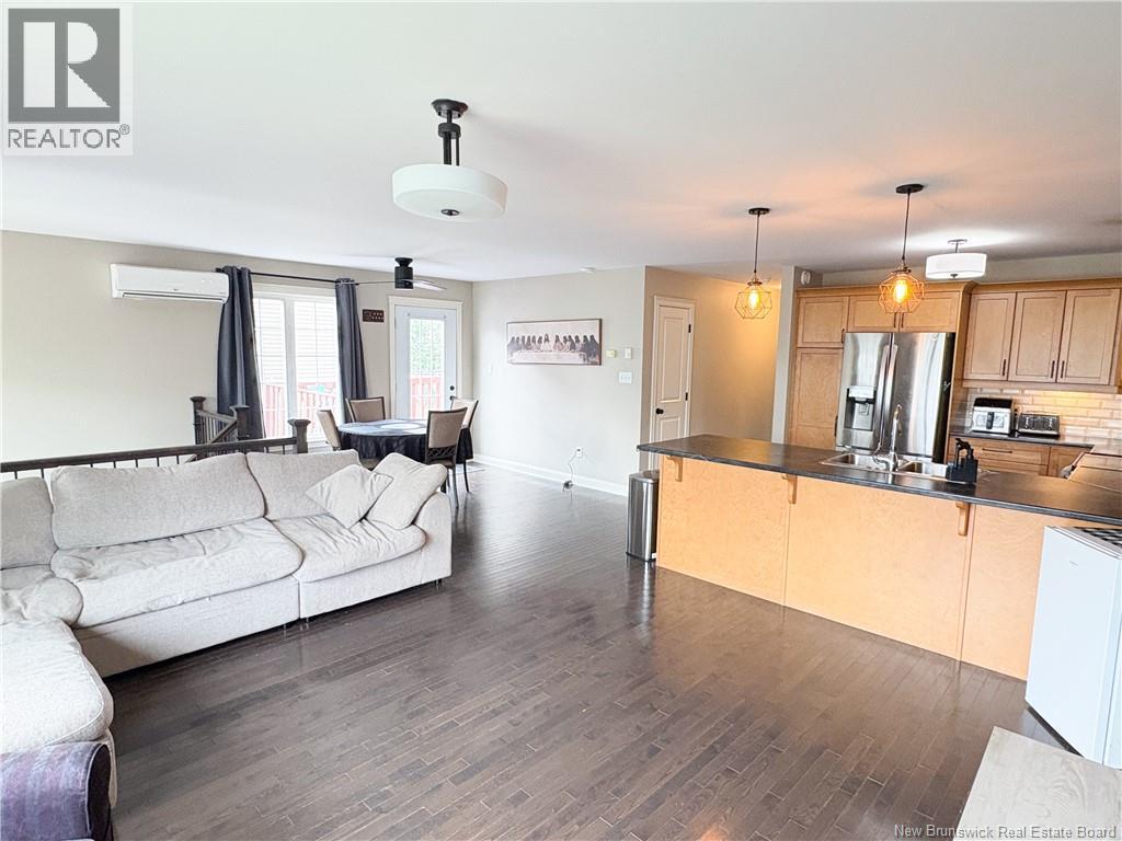 50 Ashley Crescent Property Photo 5