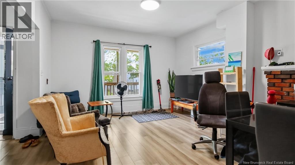 42 Railway Property Photo 13