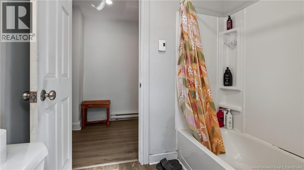 42 Railway Property Photo 22