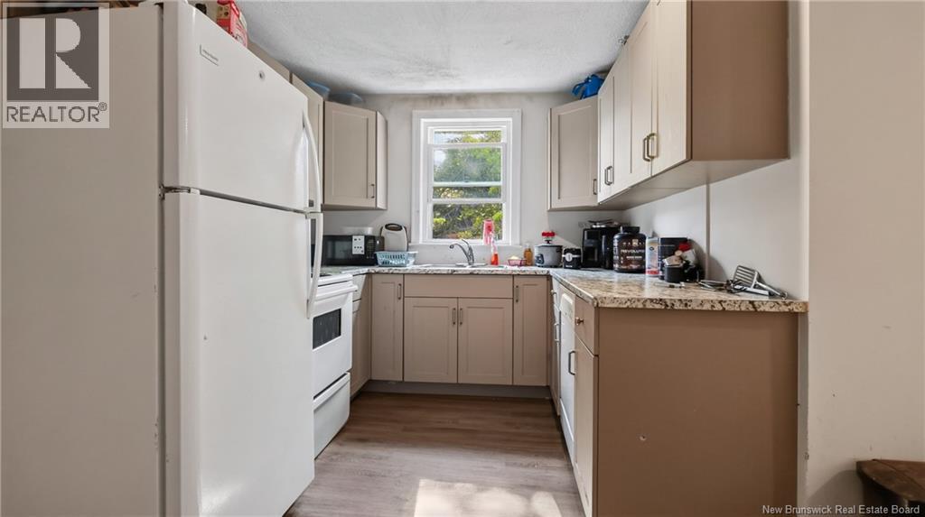 42 Railway Property Photo 23