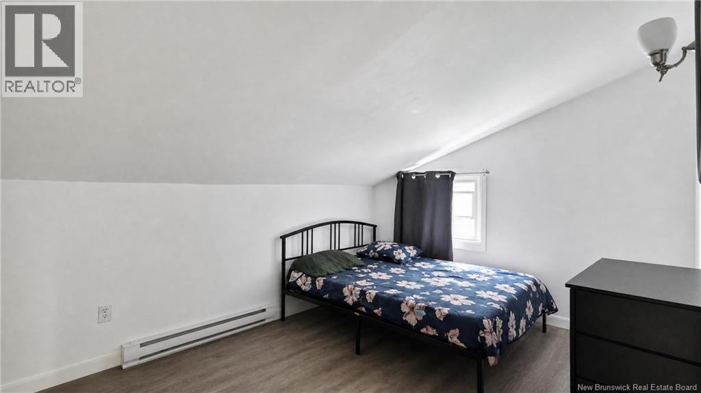 42 Railway Property Photo 28