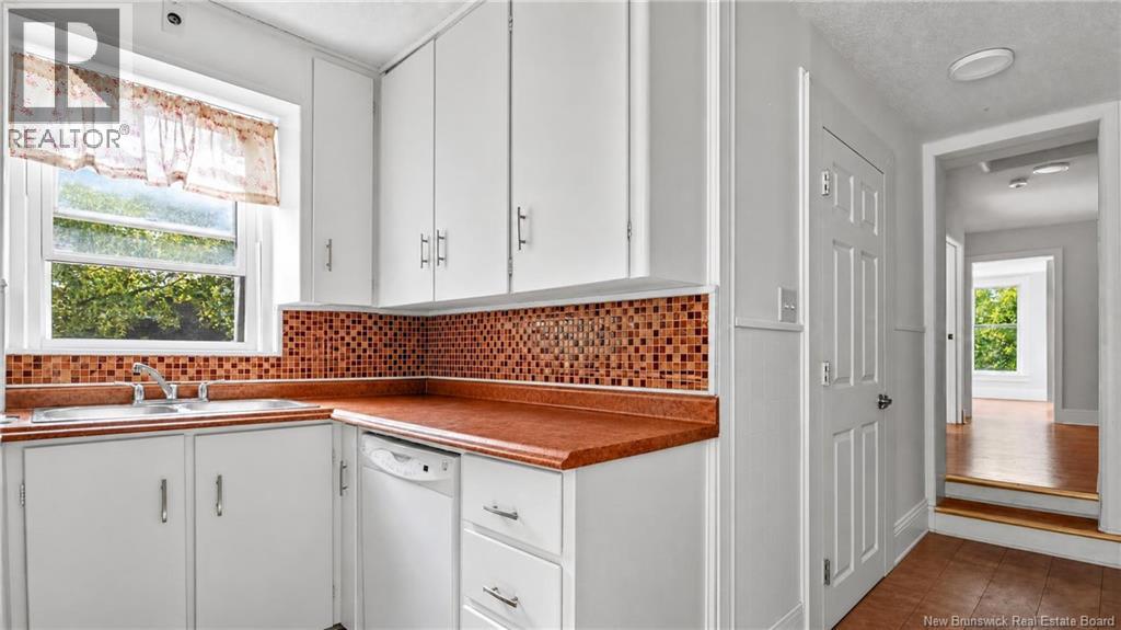 42 Railway Property Photo 38