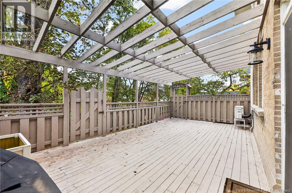 262 Highfield Property Photo 34
