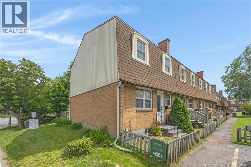 7 Hampton Manor Property Photo 2