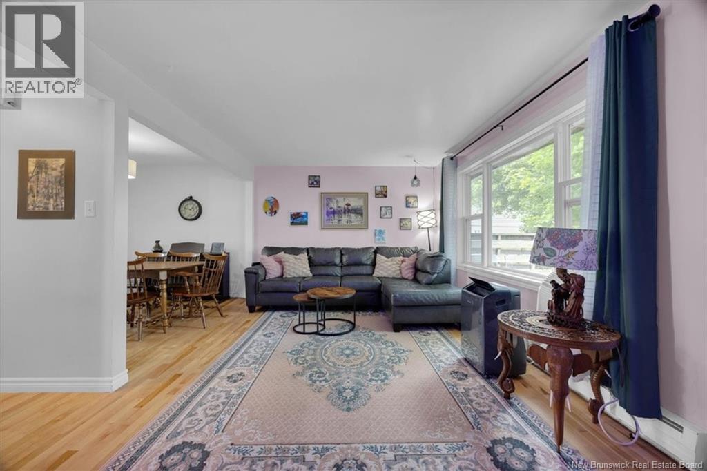 7 Hampton Manor Property Photo 6