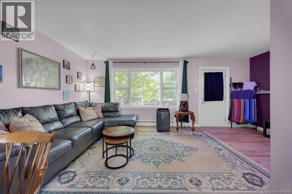 7 Hampton Manor Property Photo 7