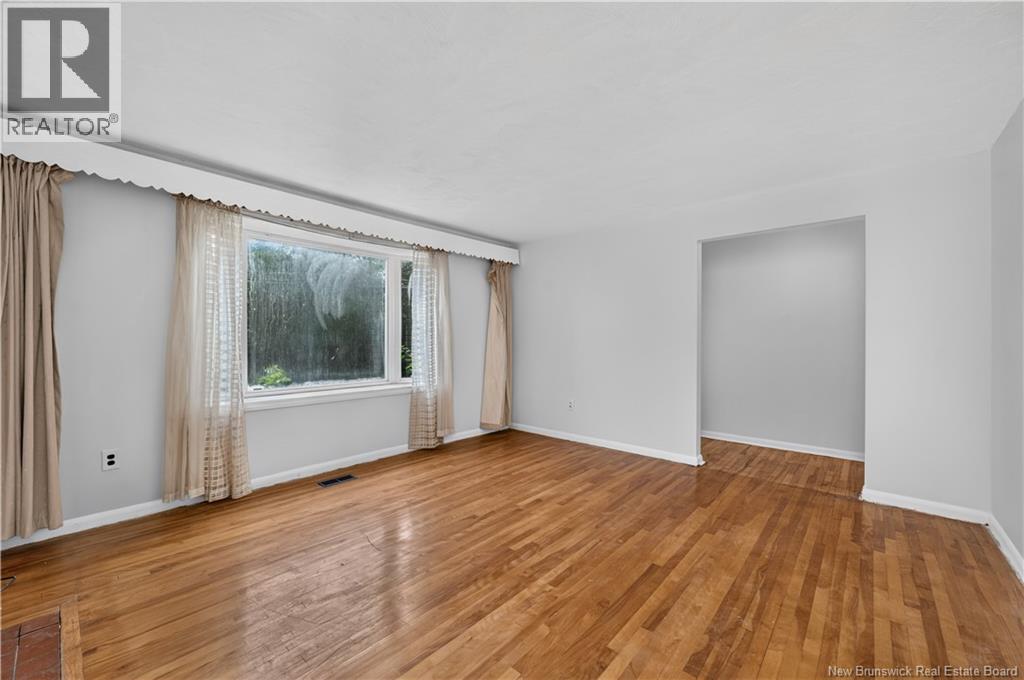 232 Leslie Street Property Photo 7