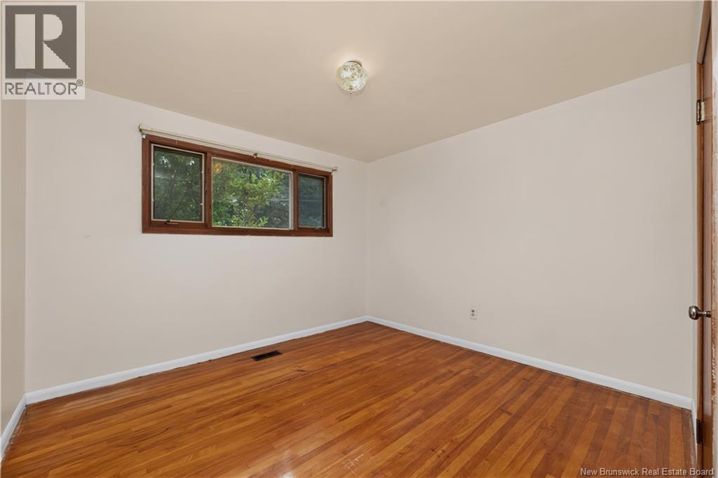 232 Leslie Street Property Photo 27