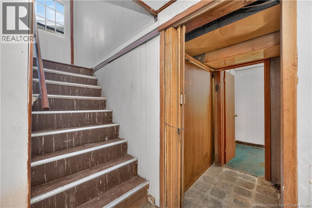 232 Leslie Street Property Photo 32