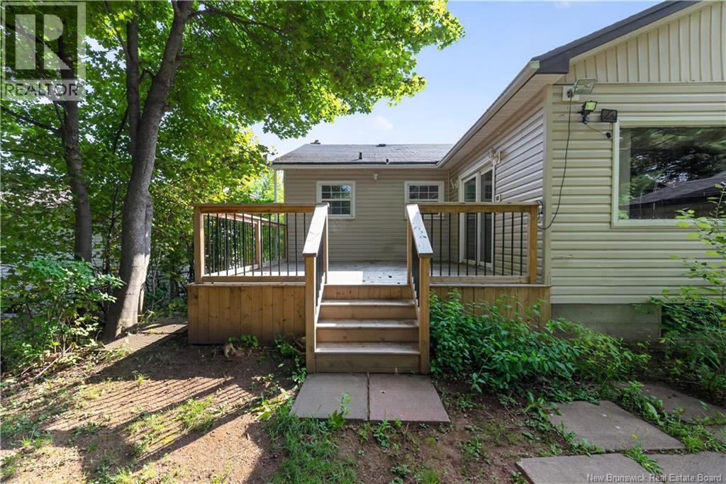 232 Leslie Street Property Photo 41