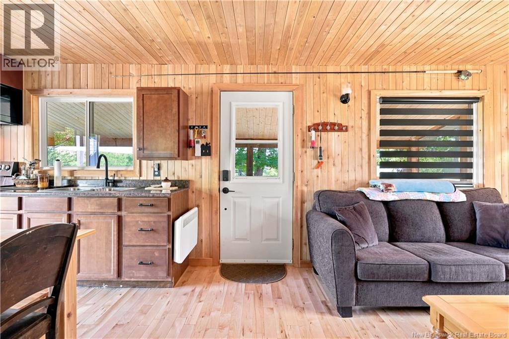 990 Bloomfield Ridge Road Property Photo 3