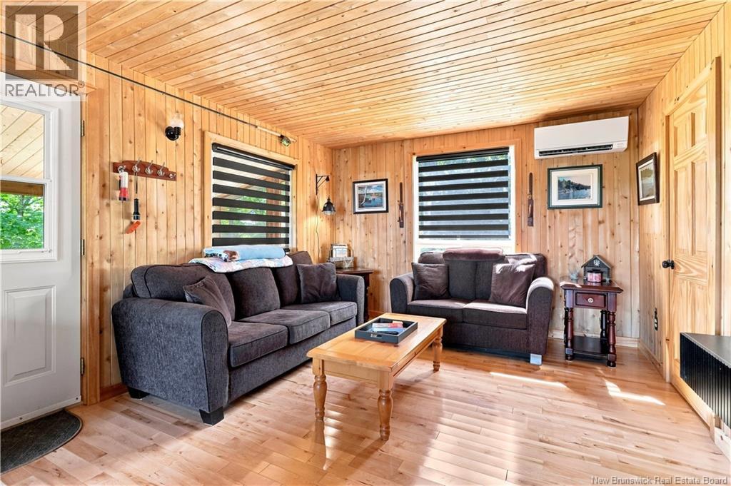 990 Bloomfield Ridge Road Property Photo 4