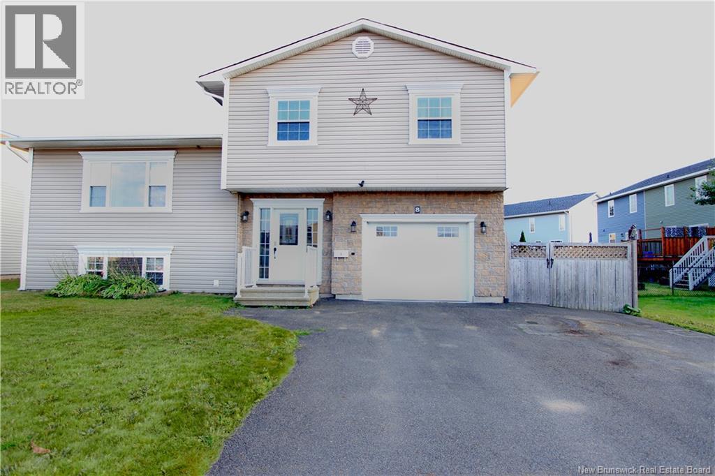 8 Hallihan Drive Property Photo 2