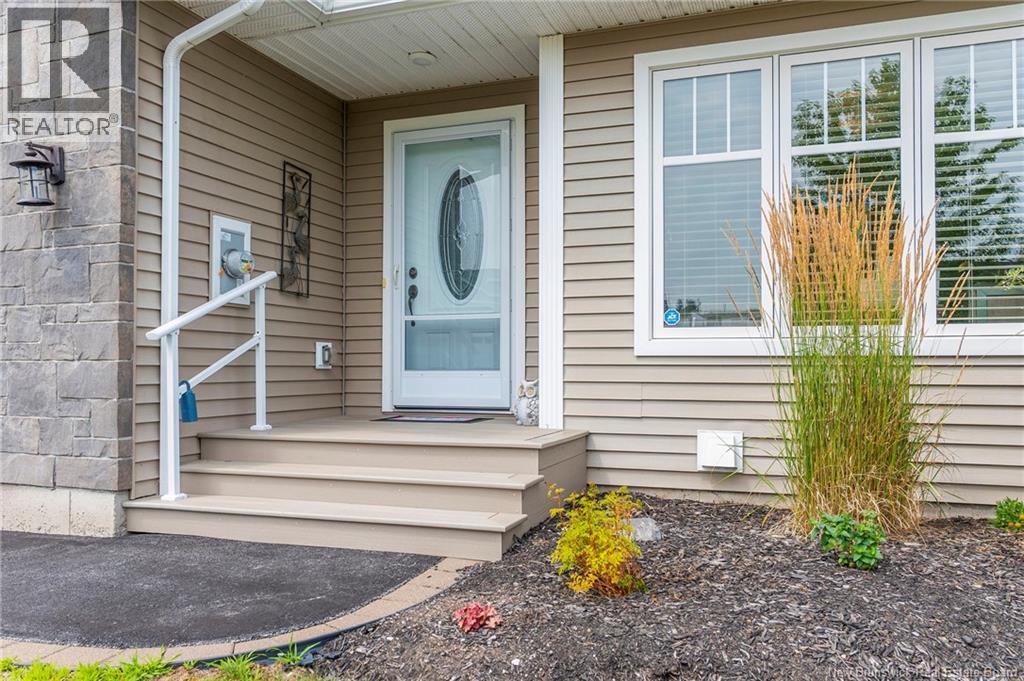 11 Oak Leaf Lane Property Photo 2