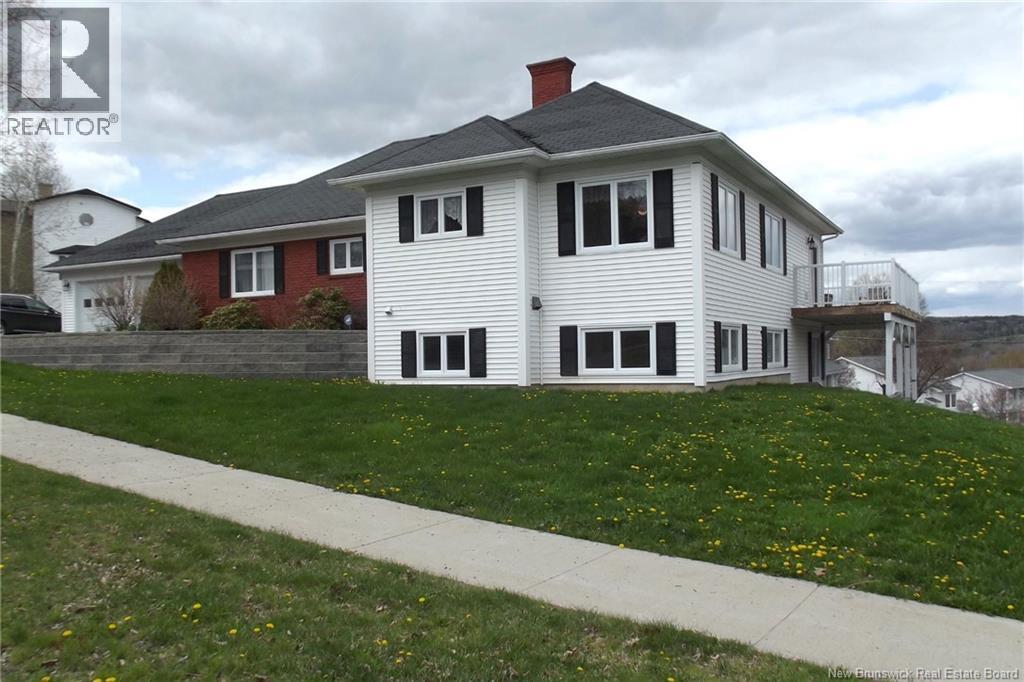 15 Talisman Crescent Property Photo 4