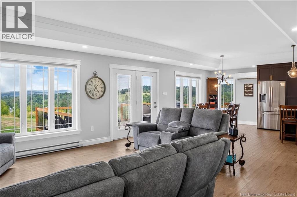 34 Mcmaster Avenue Property Photo 6