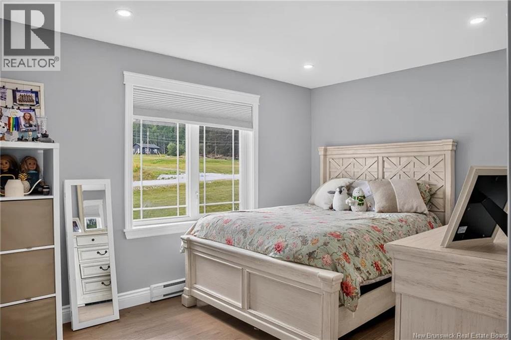 34 Mcmaster Avenue Property Photo 19