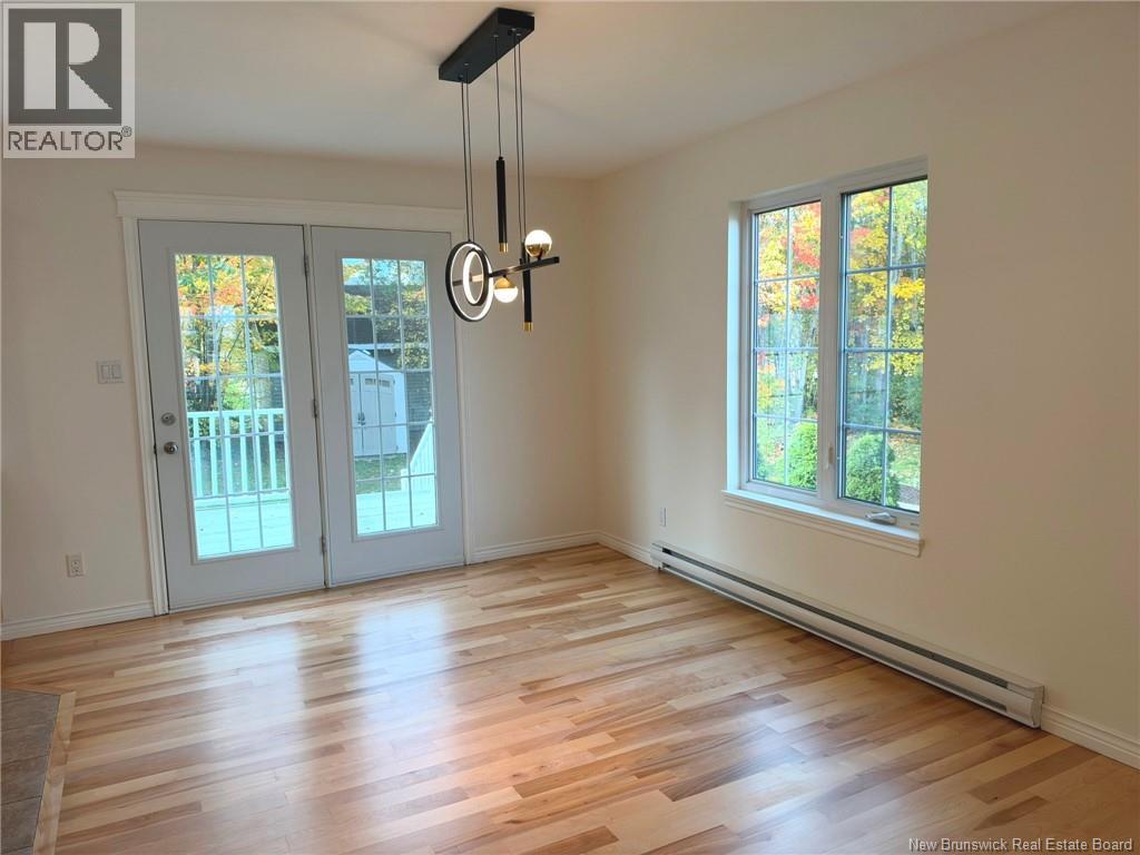 302 Lonsdale Drive Property Photo 6