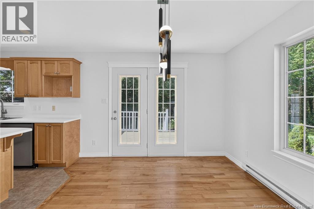 302 Lonsdale Drive Property Photo 8