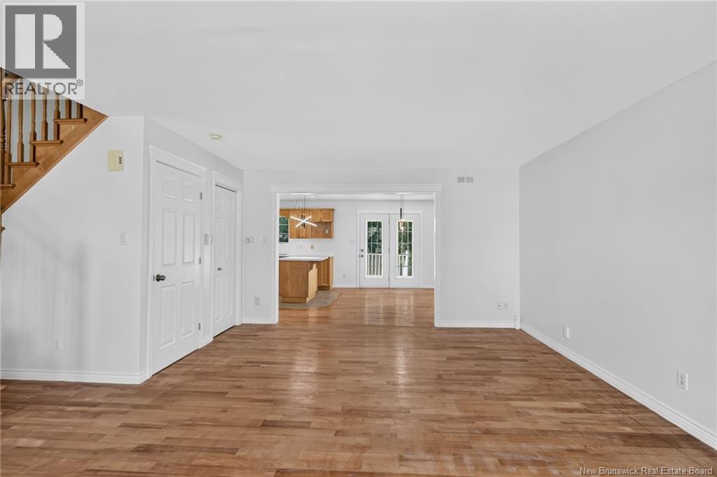 302 Lonsdale Drive Property Photo 10