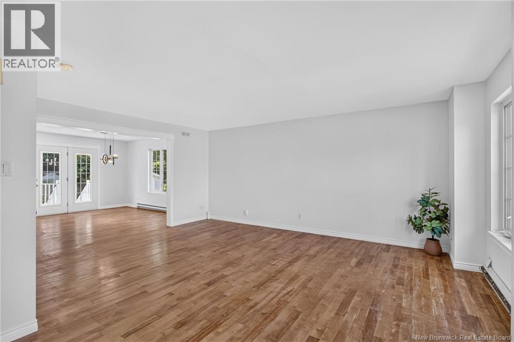 302 Lonsdale Drive Property Photo 11
