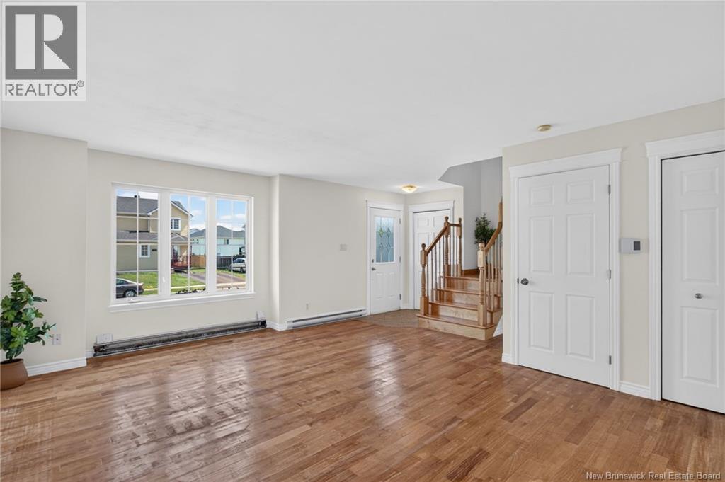 302 Lonsdale Drive Property Photo 12