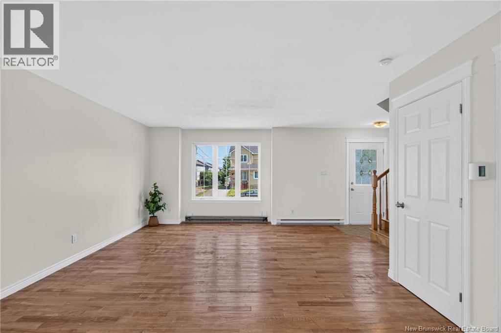 302 Lonsdale Drive Property Photo 13