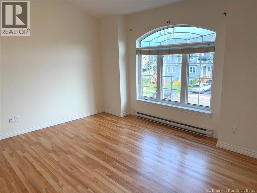 302 Lonsdale Drive Property Photo 17