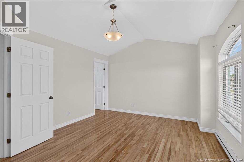 302 Lonsdale Drive Property Photo 20