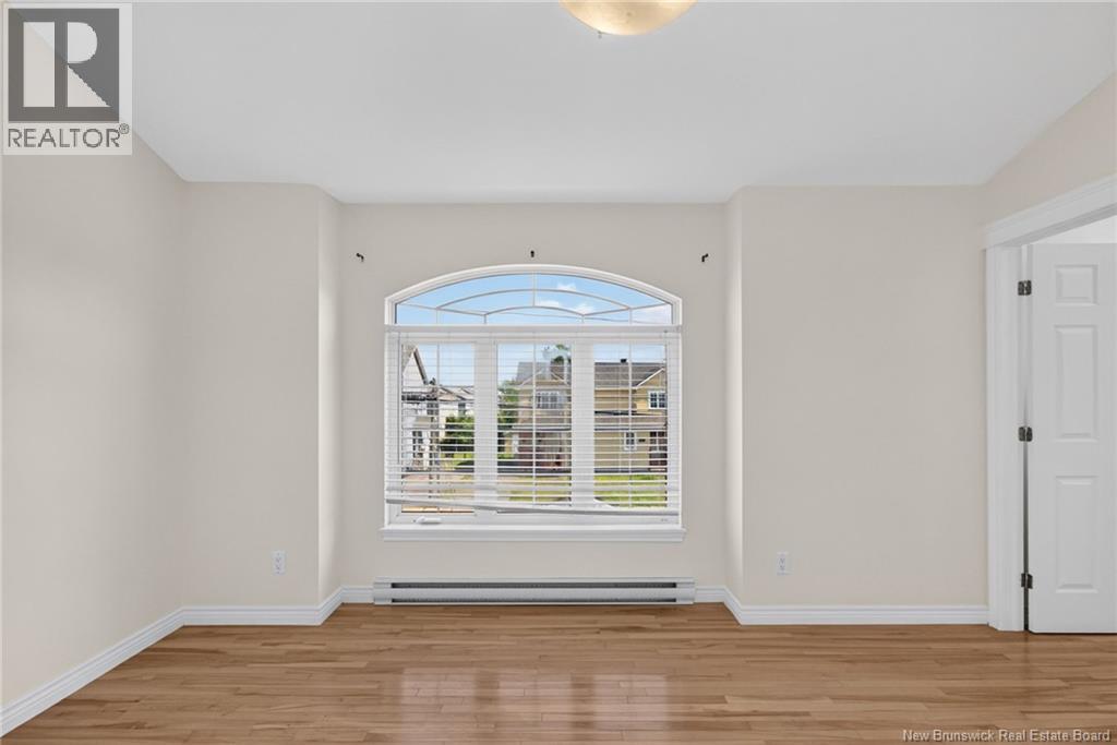 302 Lonsdale Drive Property Photo 21