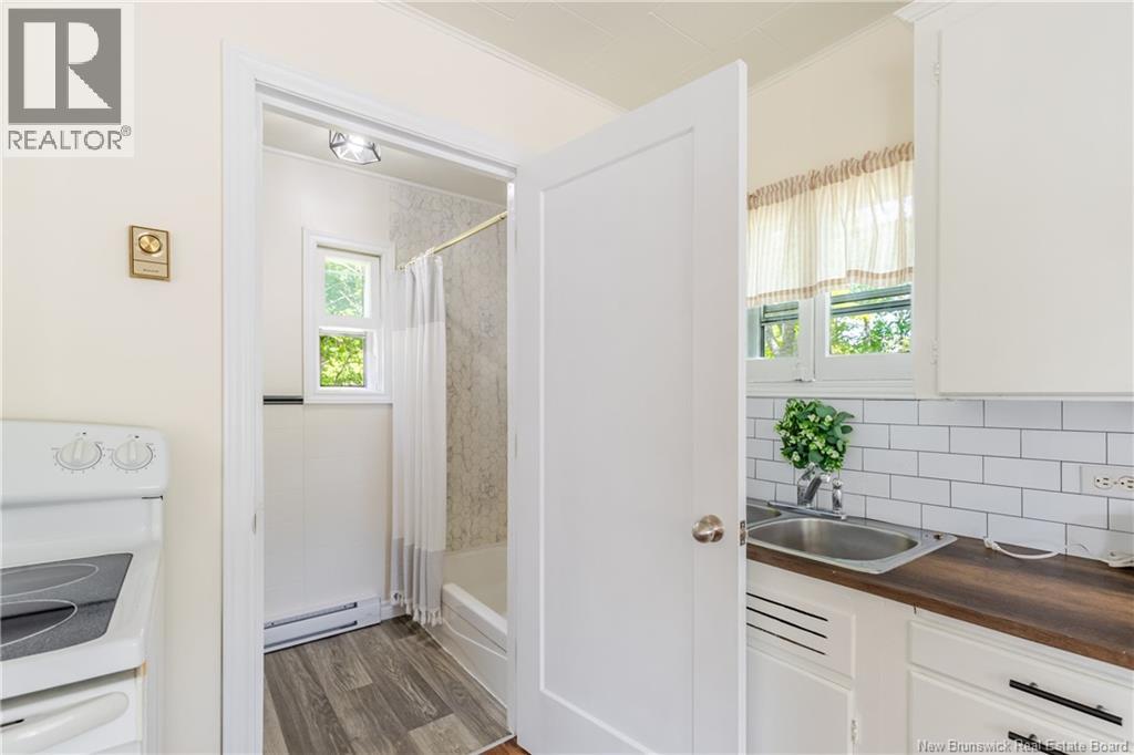 35 First Avenue Property Photo 6